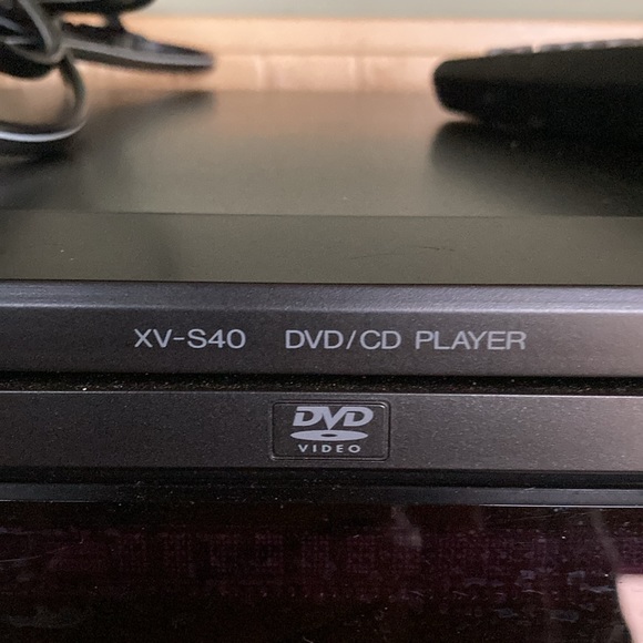 JVC XV-S40 Compu Link dvd/cd player with remote - Picture 9 of 10